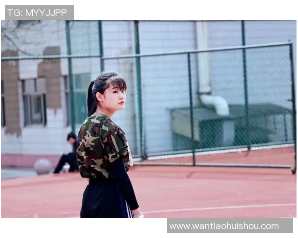 鱼缸壁纸中足球球星的炫彩瞬间让运动激情与艺术完美融合